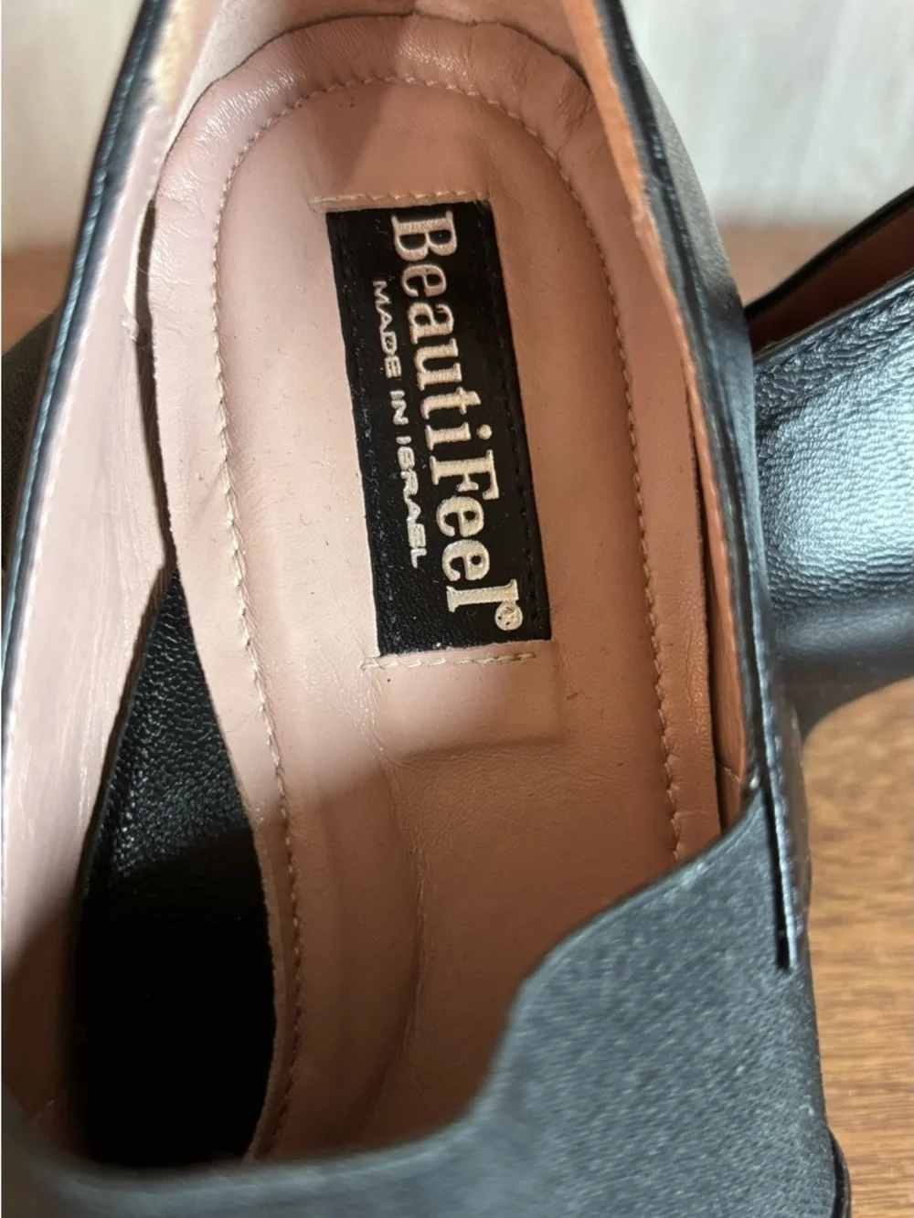 BeautiFeel Black Leather Slip-On Heeled Loafers with Elastic Panel